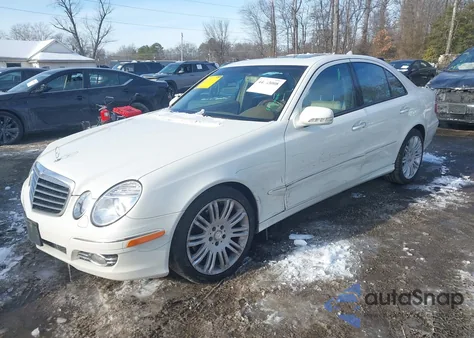 2008 Mercedes-Benz E 350 4Matic z USA, uszkodzony, nr VIN WDBUF87X98B323270